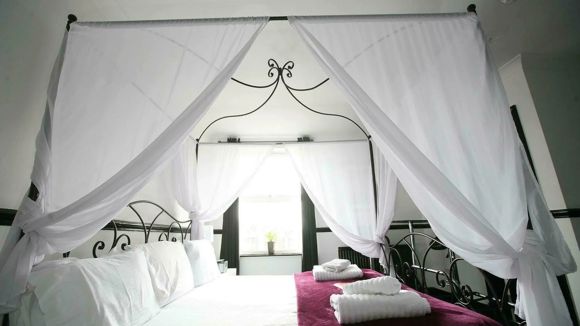 Hotel Noir York 3*,  Birleşik Krallık
